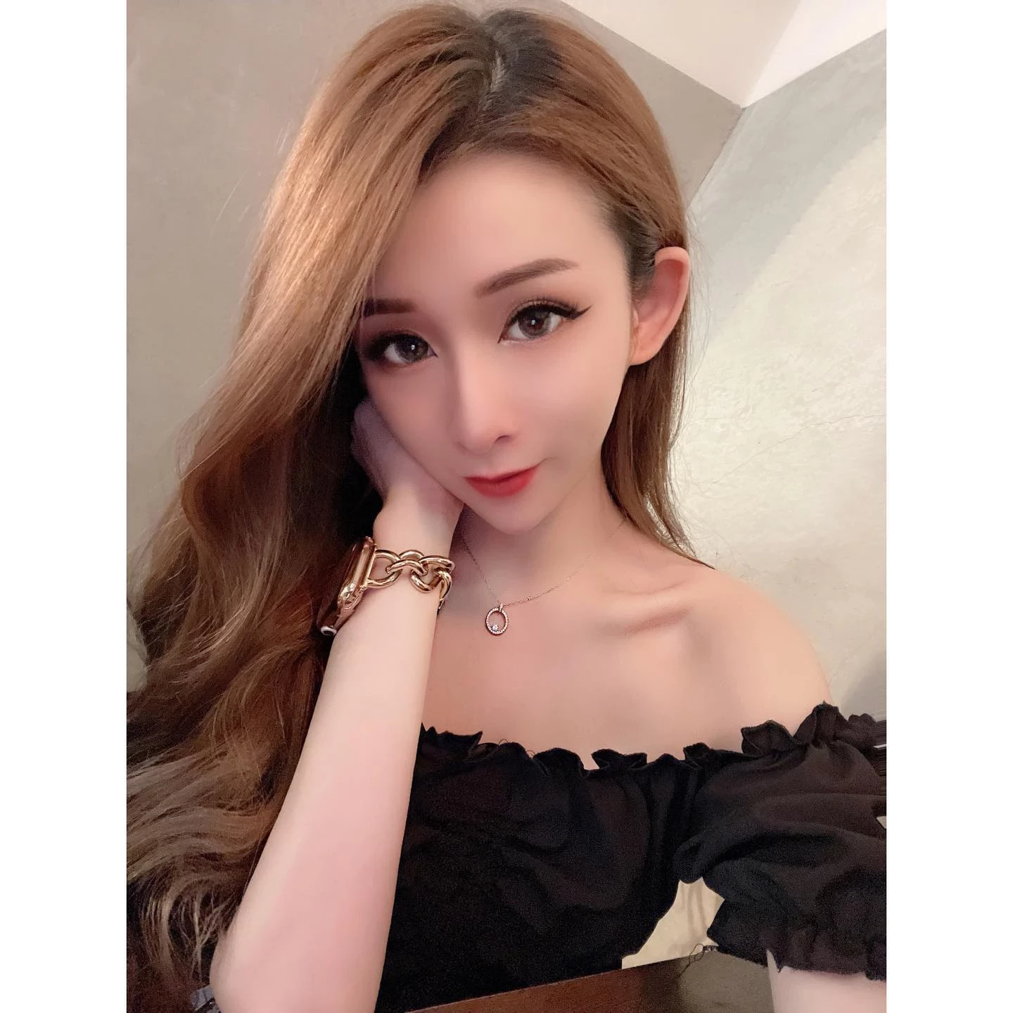 23083013.webp