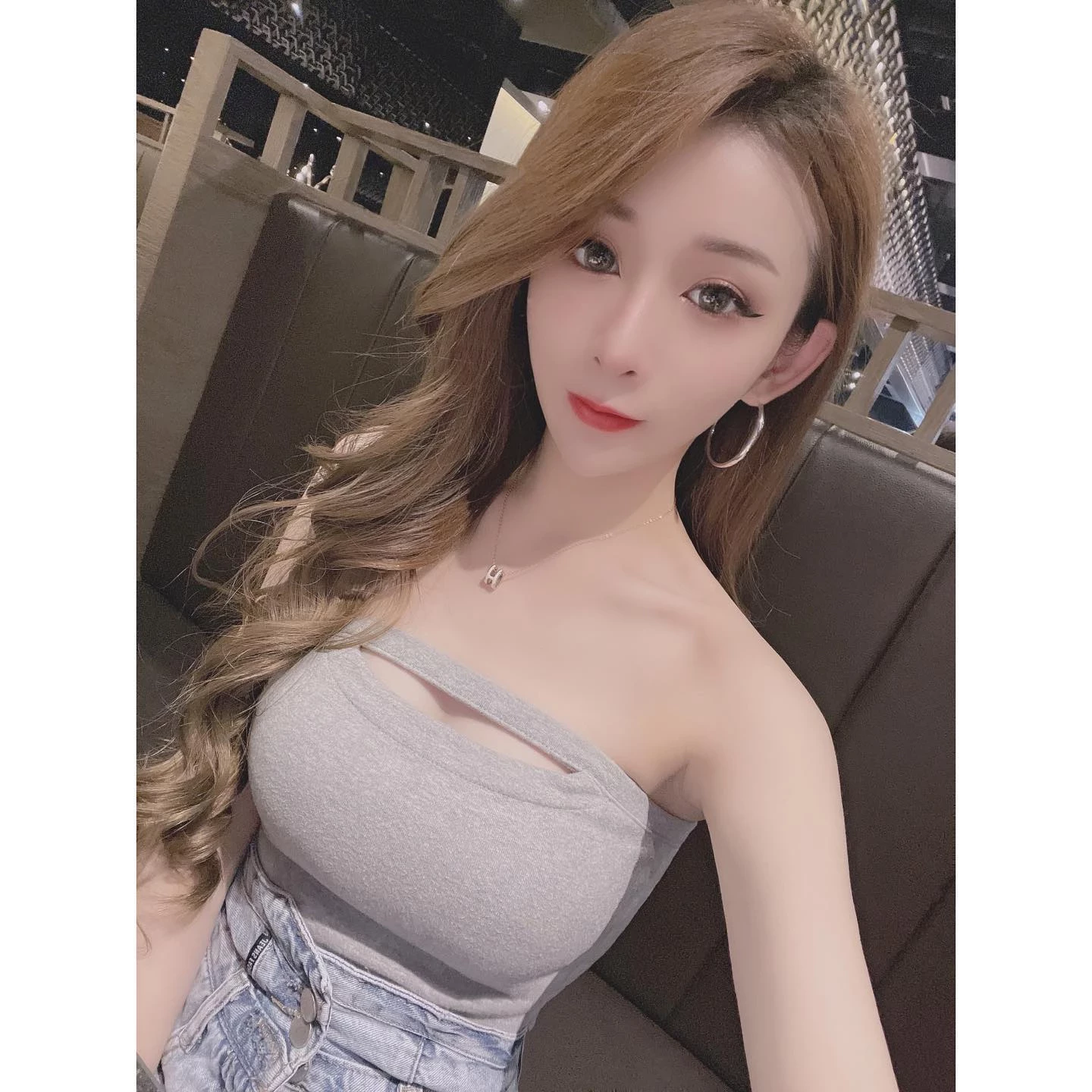 23083014.webp