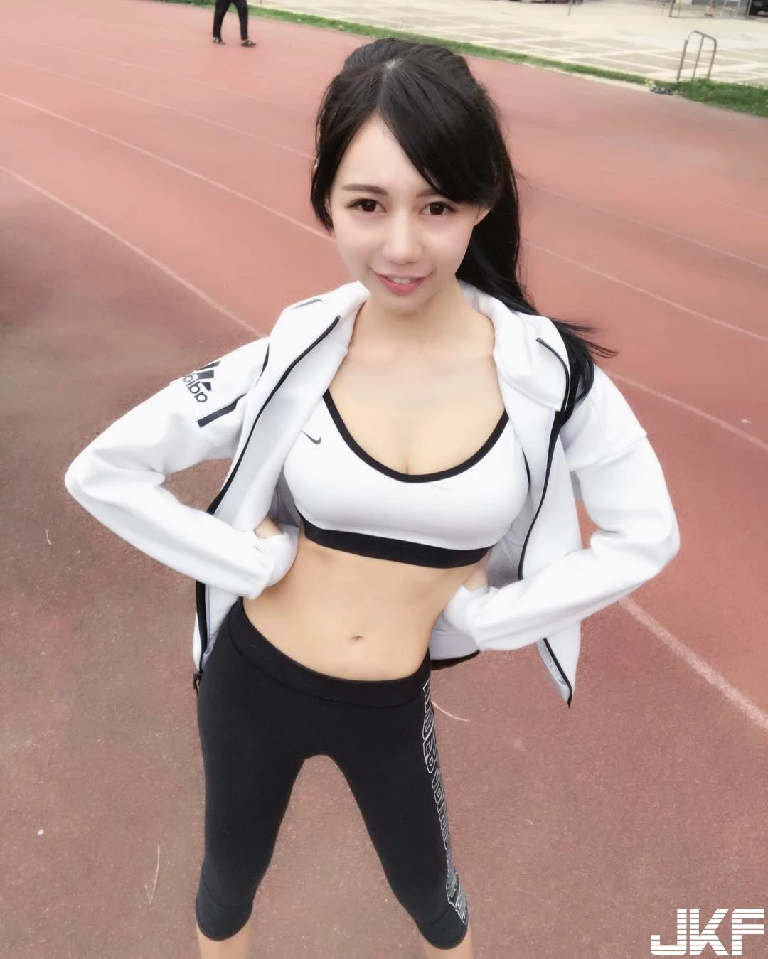 7253003.webp