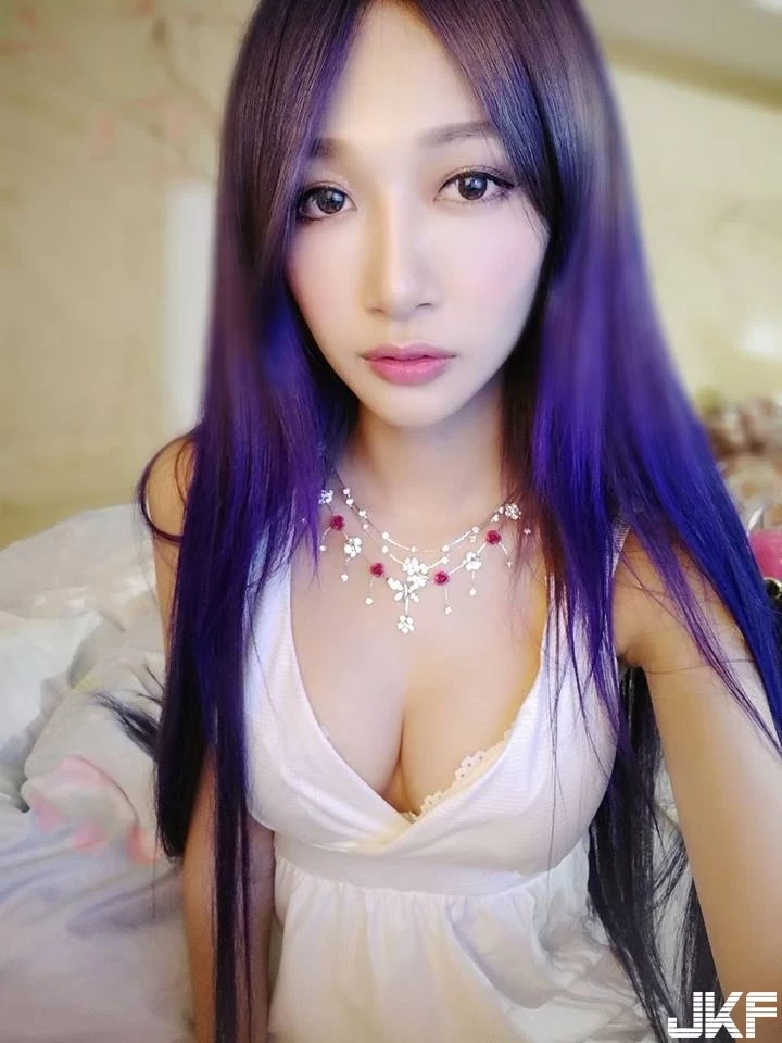 4990294.webp