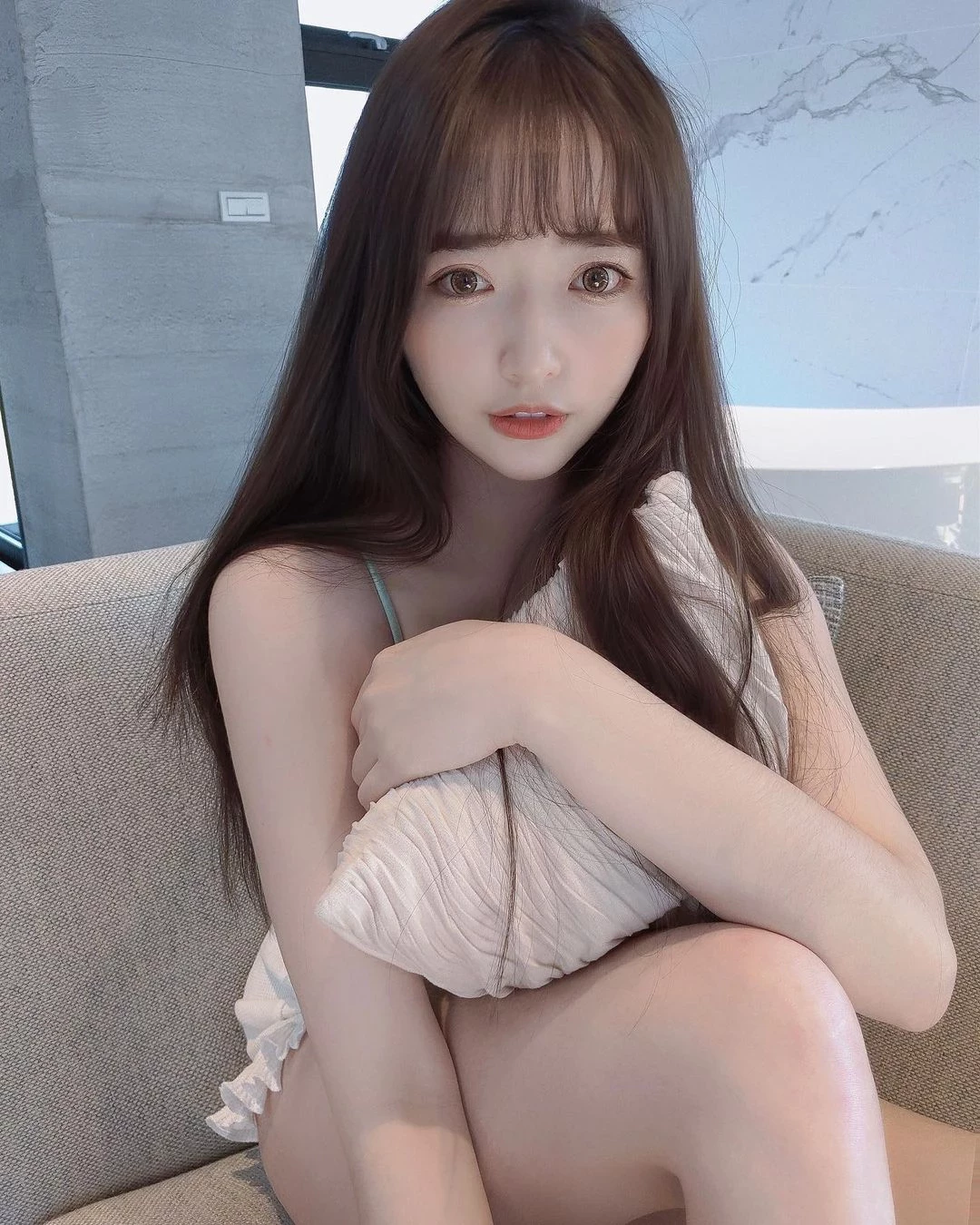 28151488.webp
