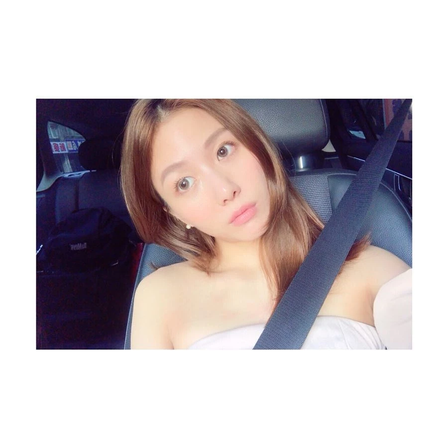 4851571.webp