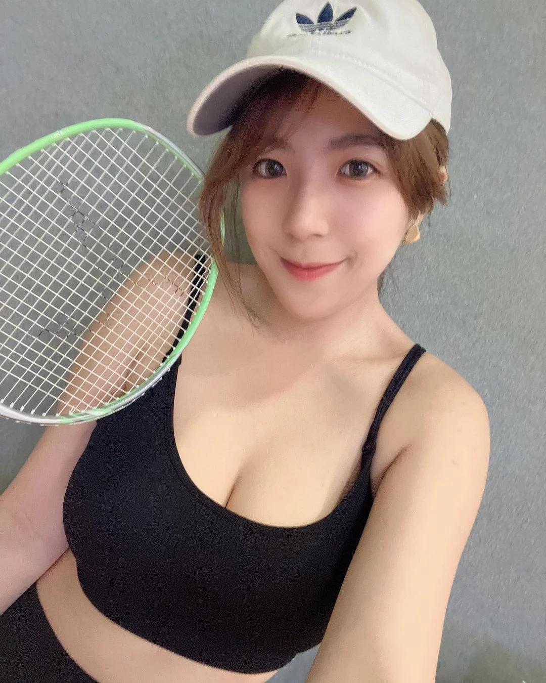 22207937.webp