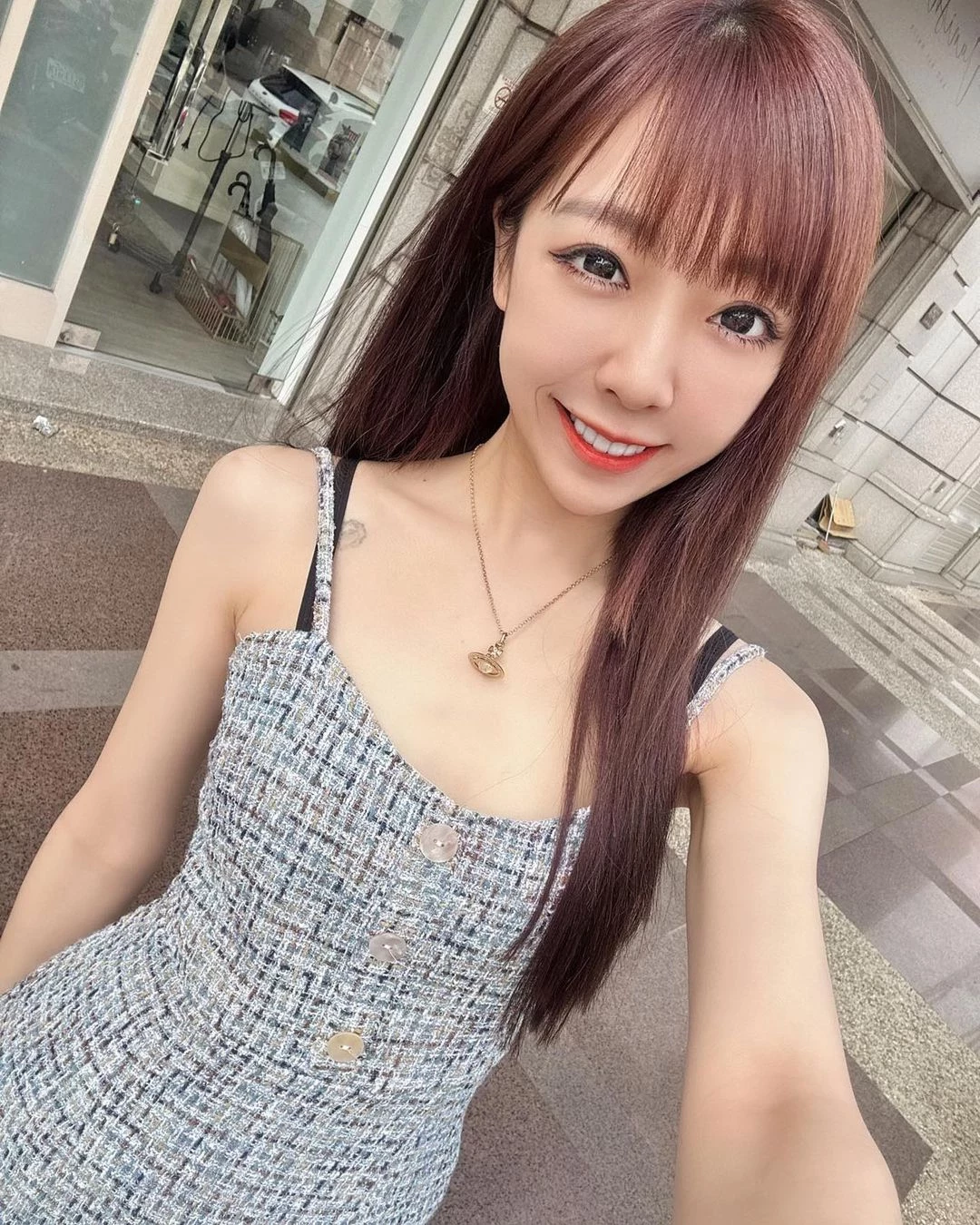 24117340.webp