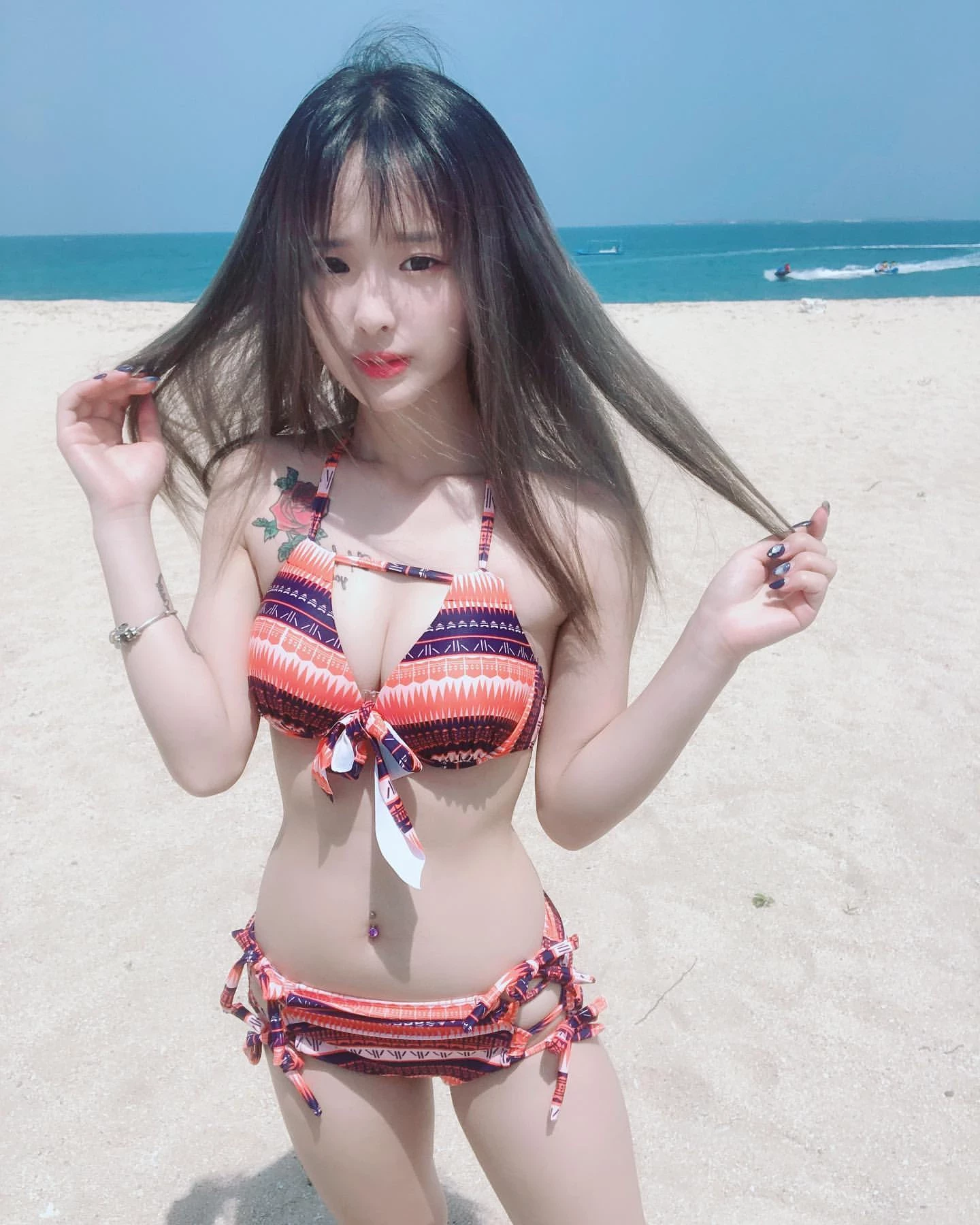 4382251.webp