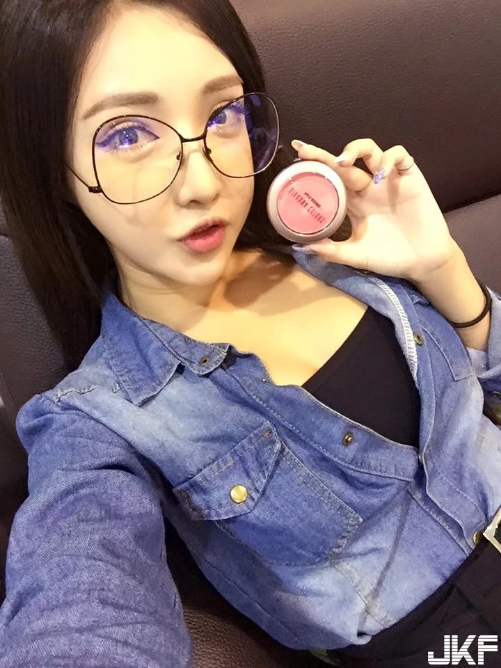 4894921.webp