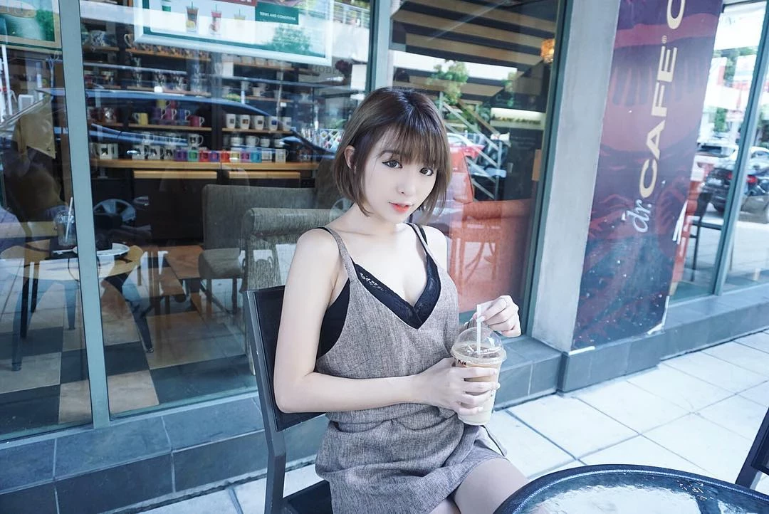 4397761.webp