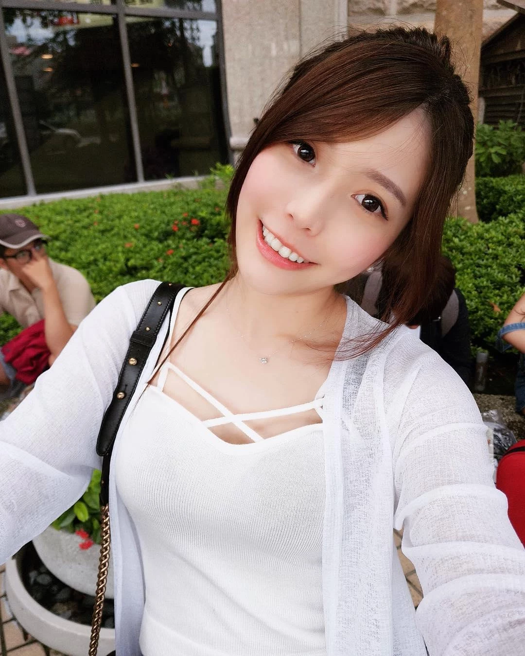 4266837.webp