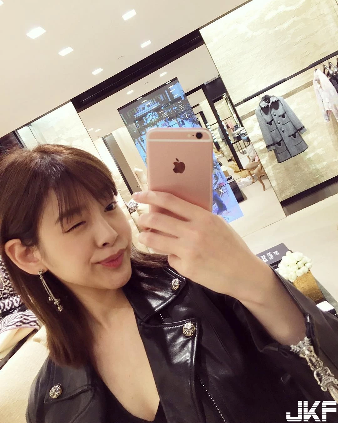 4594909.webp