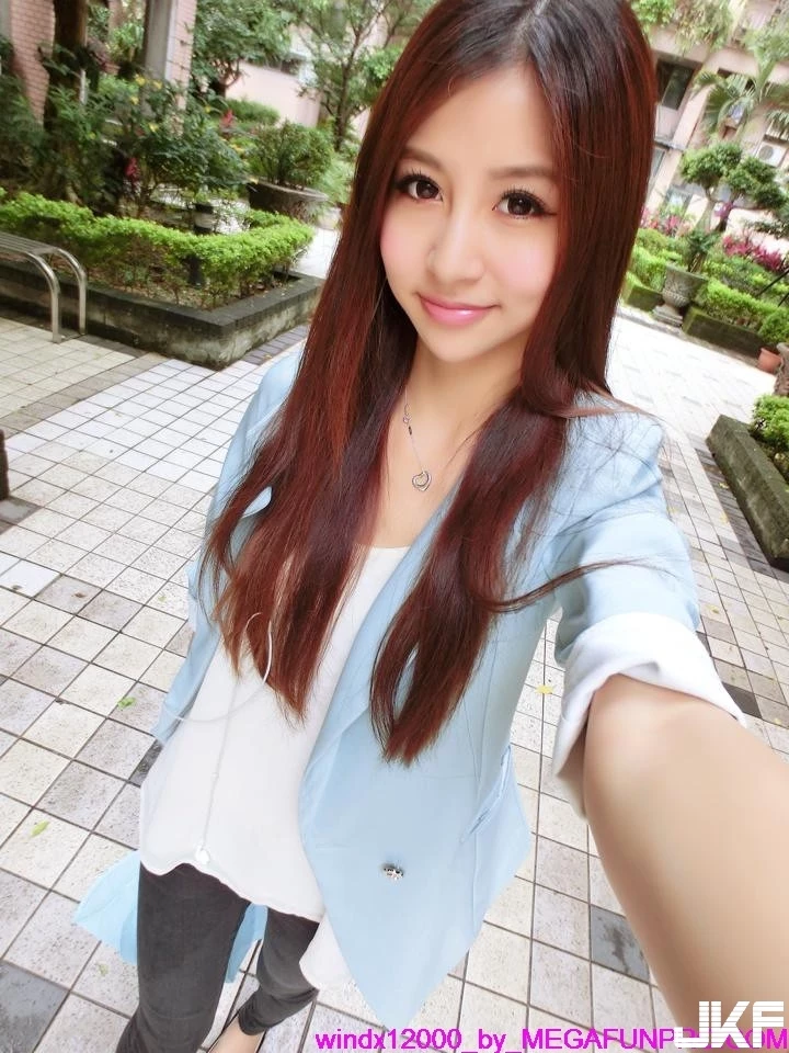 2408990.webp