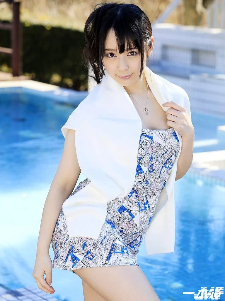 12825513.webp