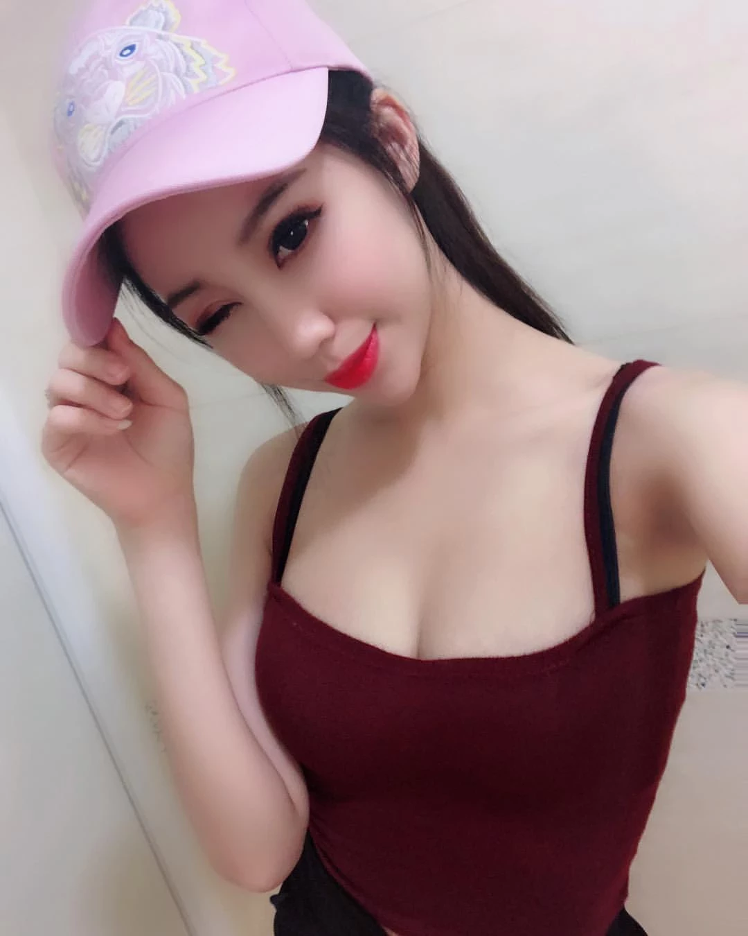4382070.webp