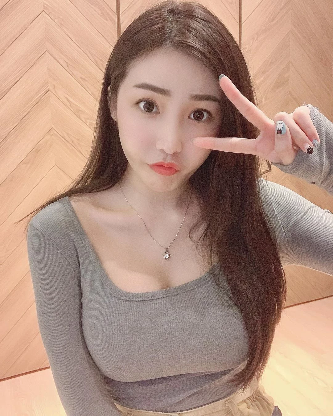 3999041.webp