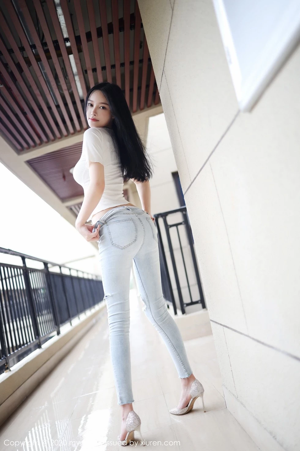 18737226.webp