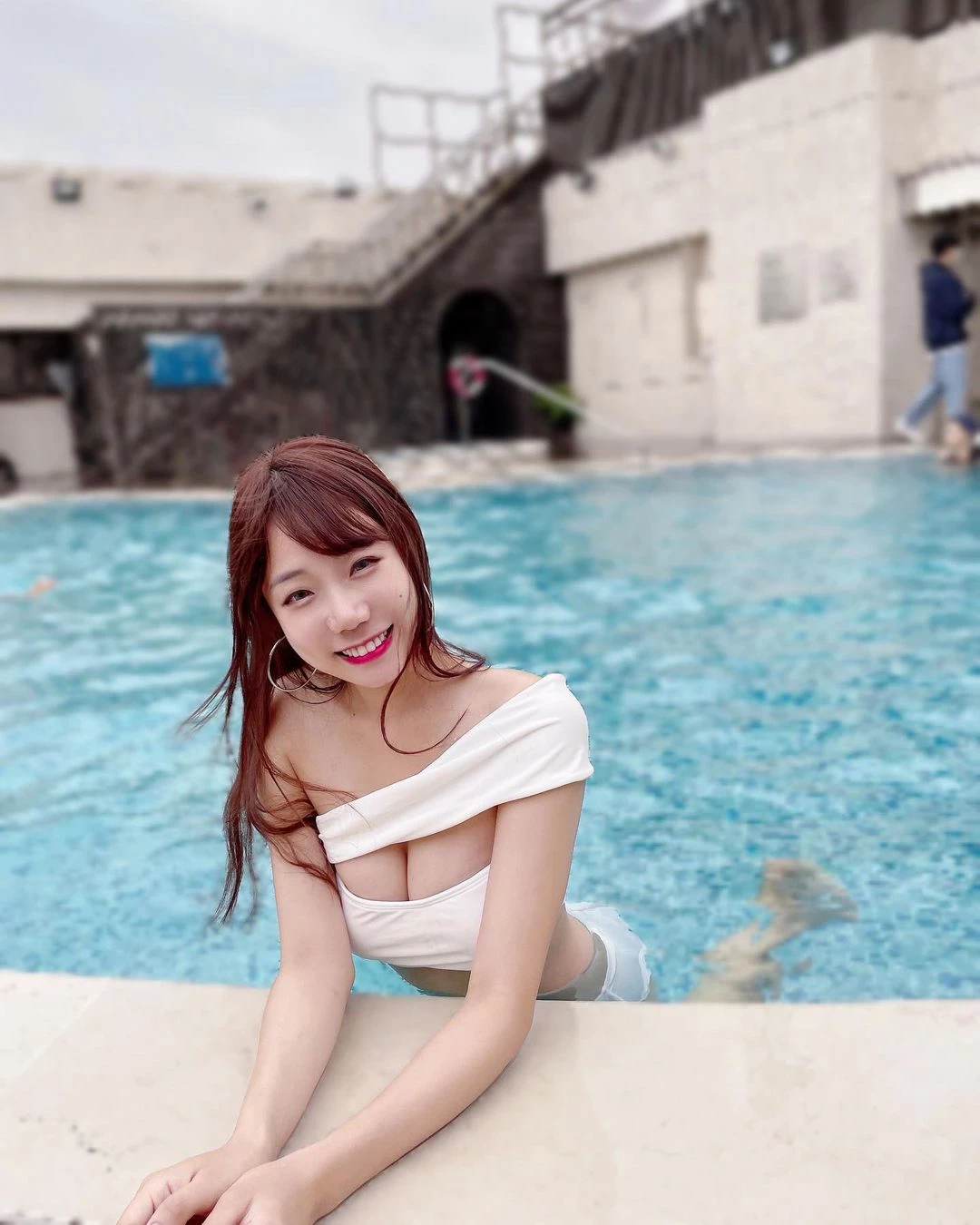 22942190.webp