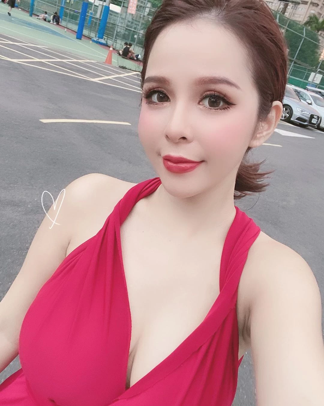 3912699.webp