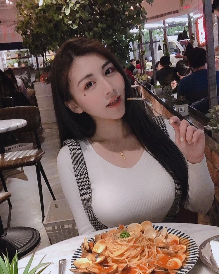 4103693.webp