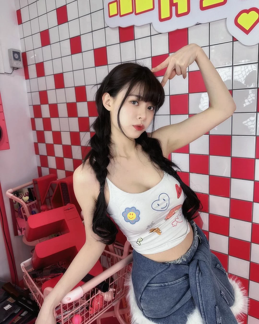 31177443.webp