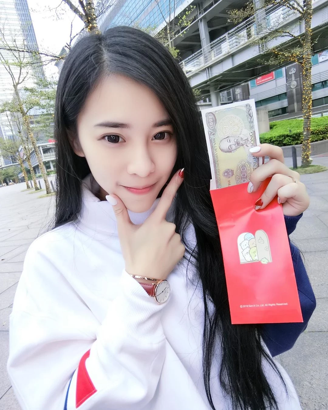 4107672.webp