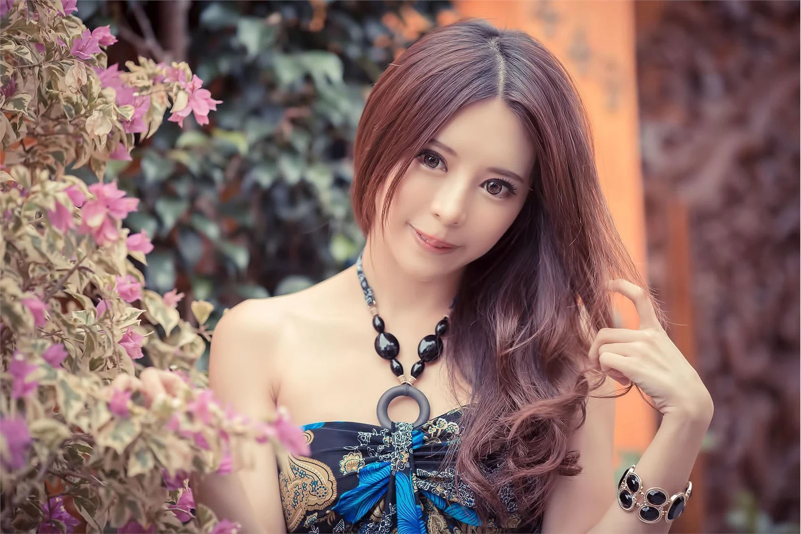 4407228.webp