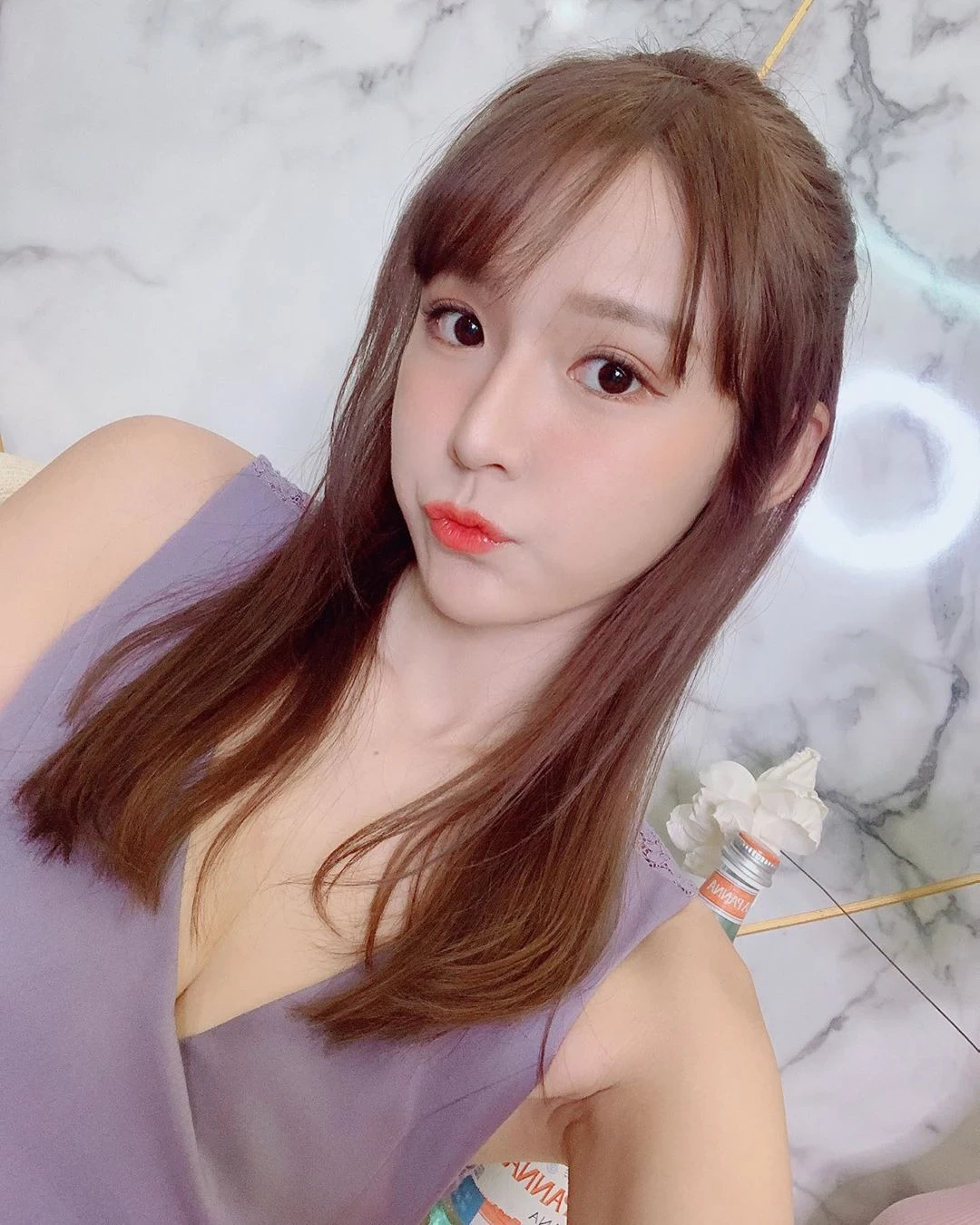4046588.webp