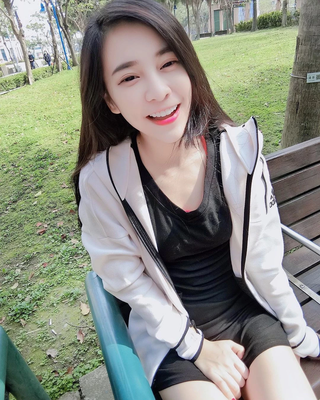 4094823.webp