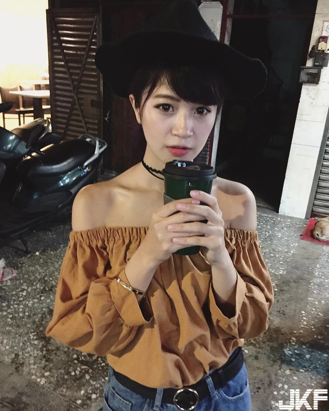 16809562.webp