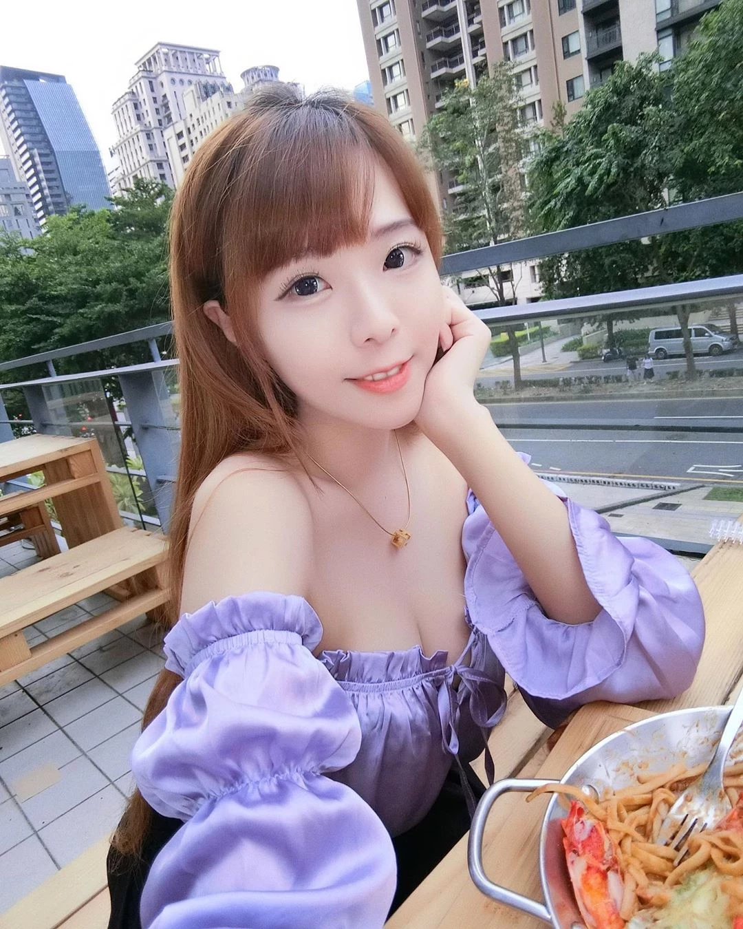 4046679.webp