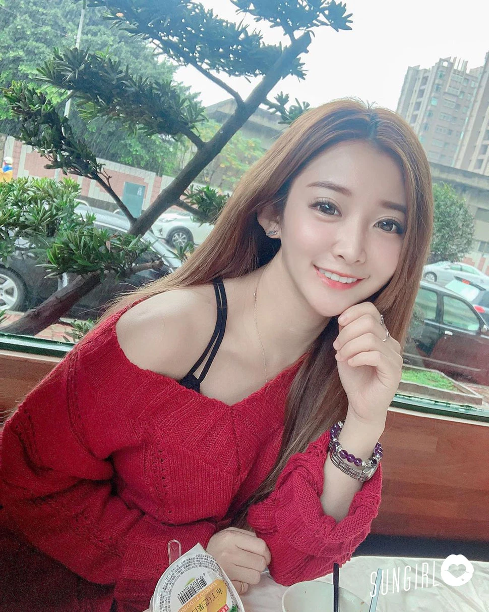 4063947.webp