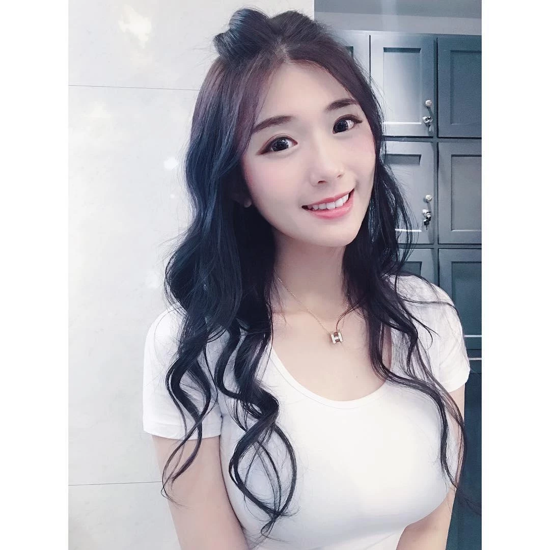 4266420.webp