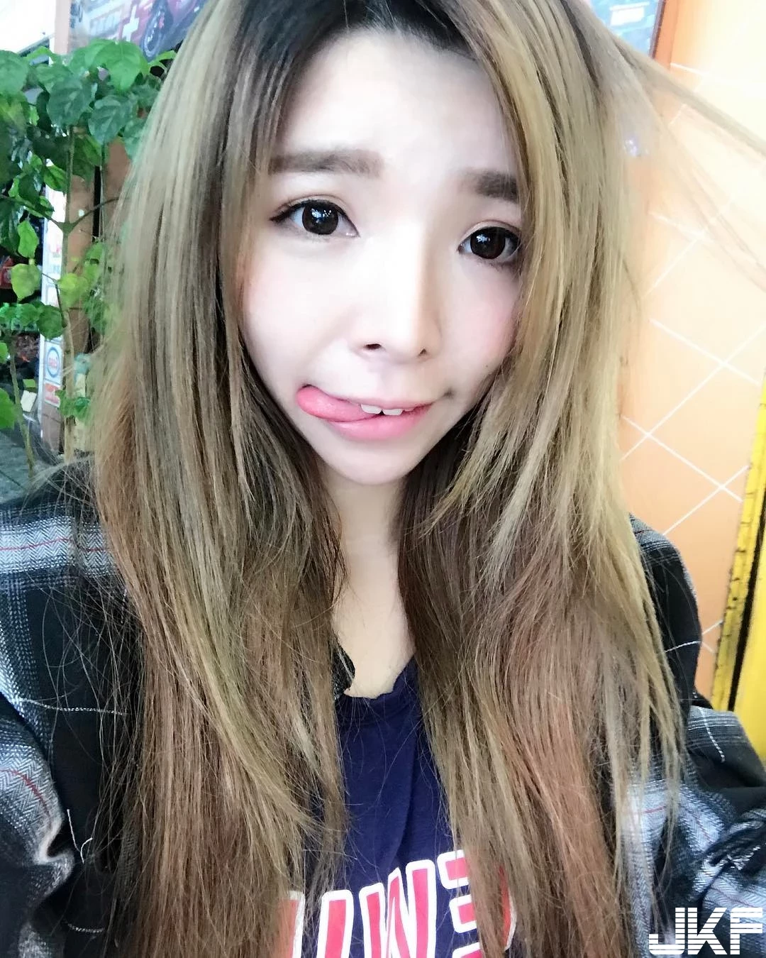 5022517.webp