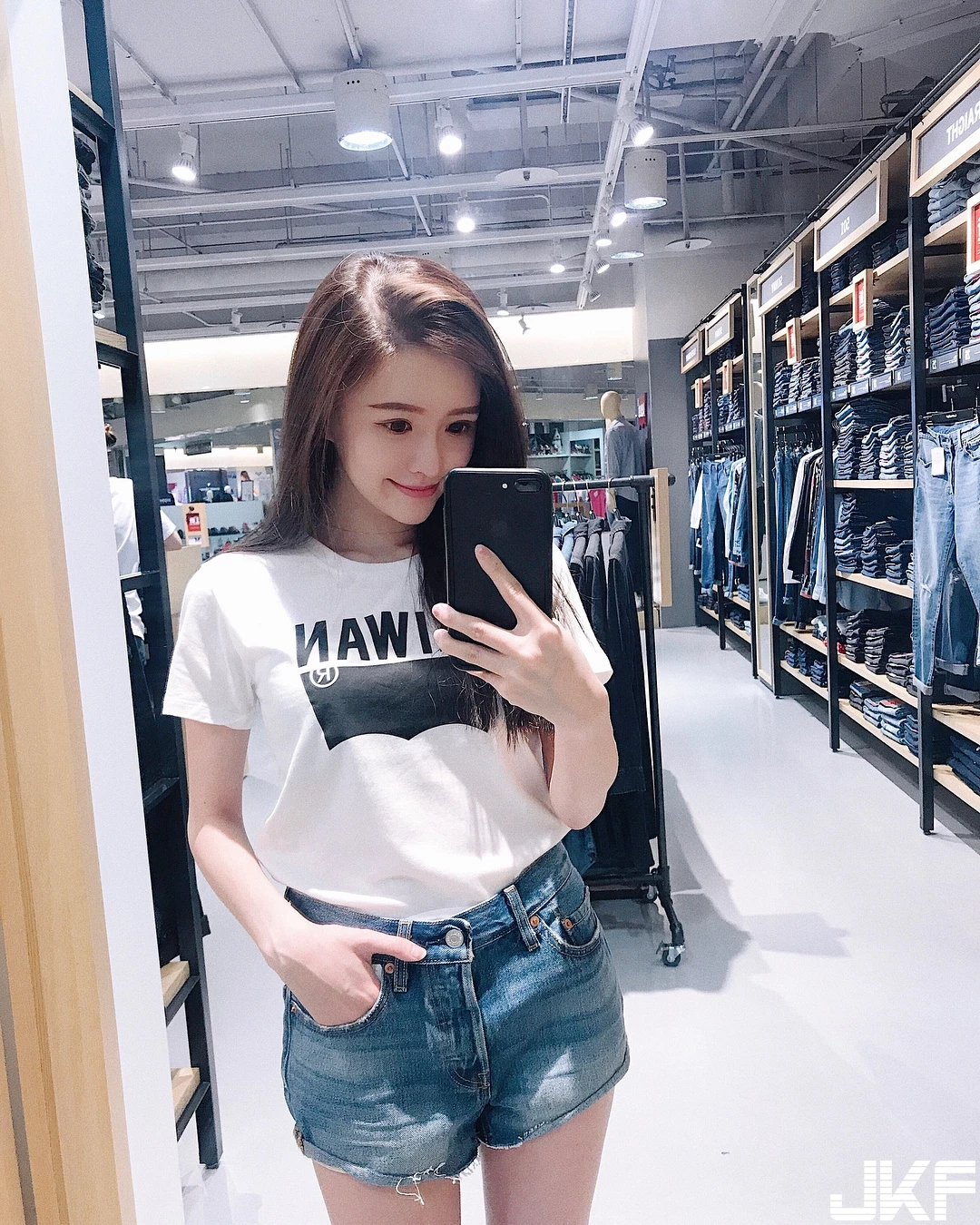 4698293.webp