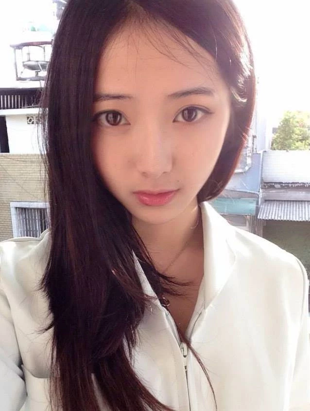 4918937.webp