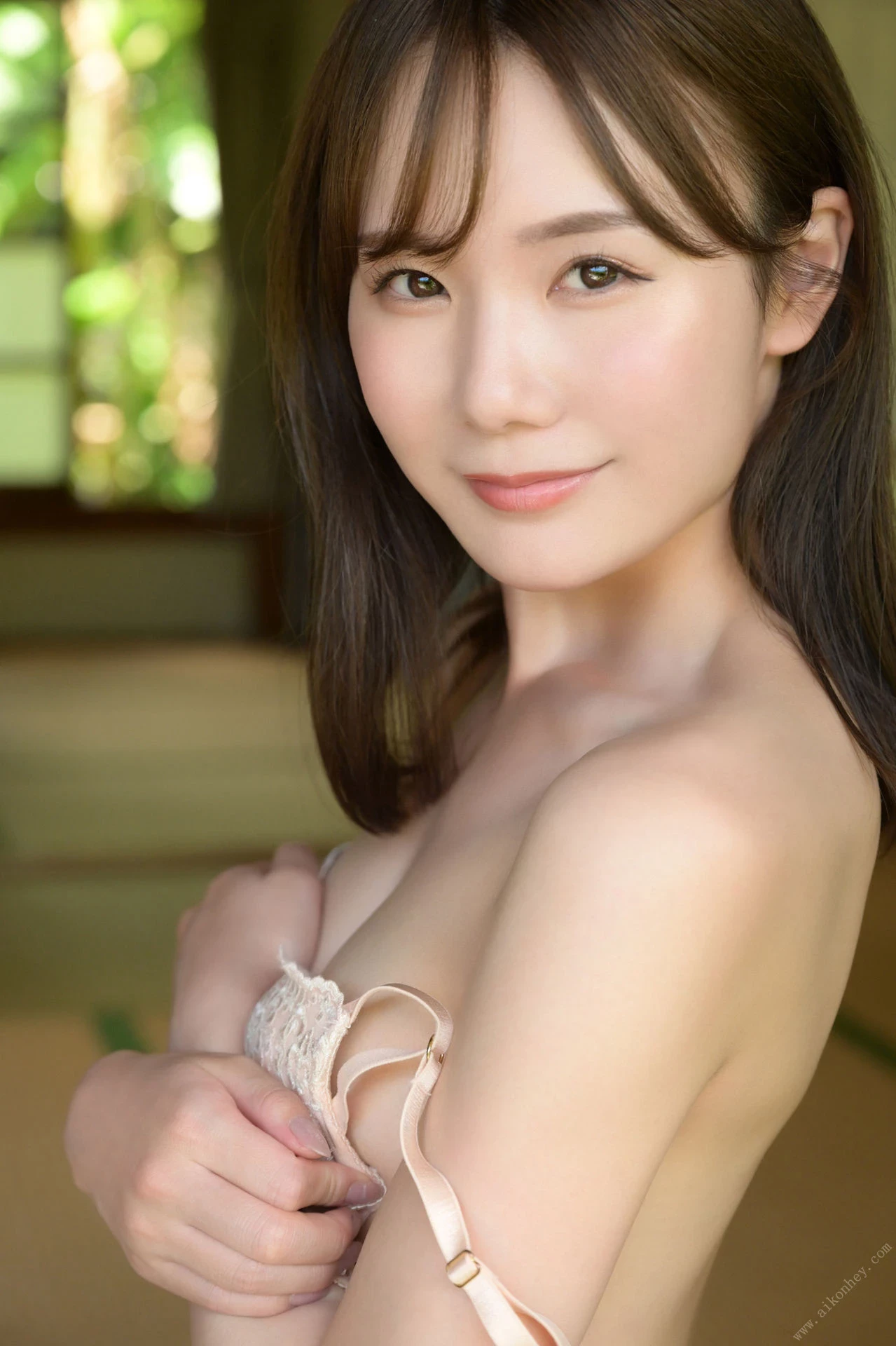 28494751.webp