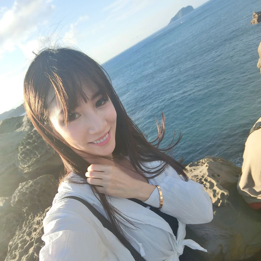 4354189.webp