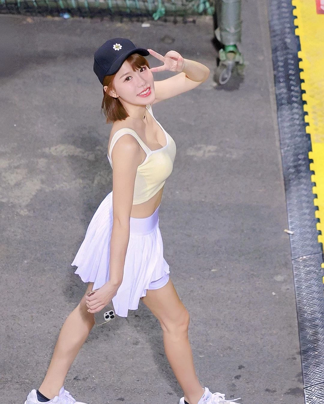28201124.webp