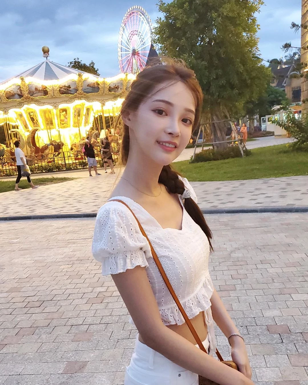 4095064.webp