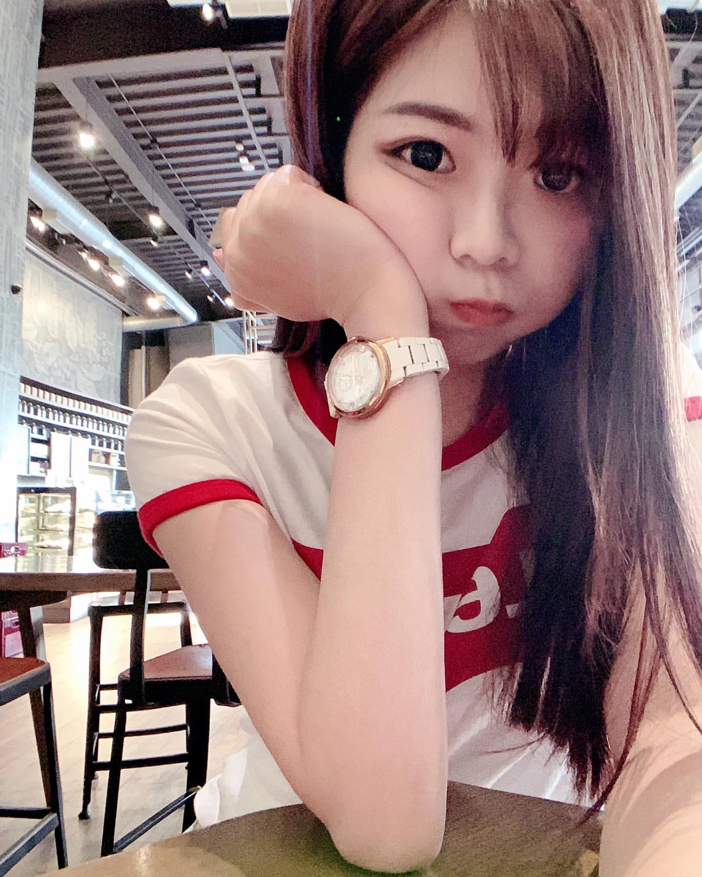 4347294.webp