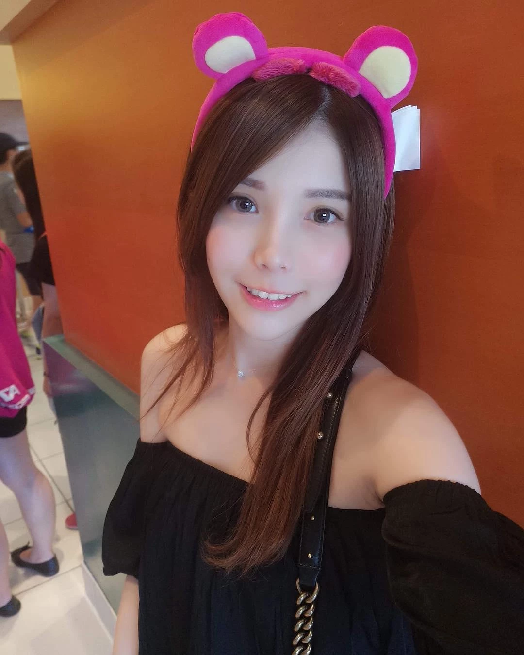4266840.webp