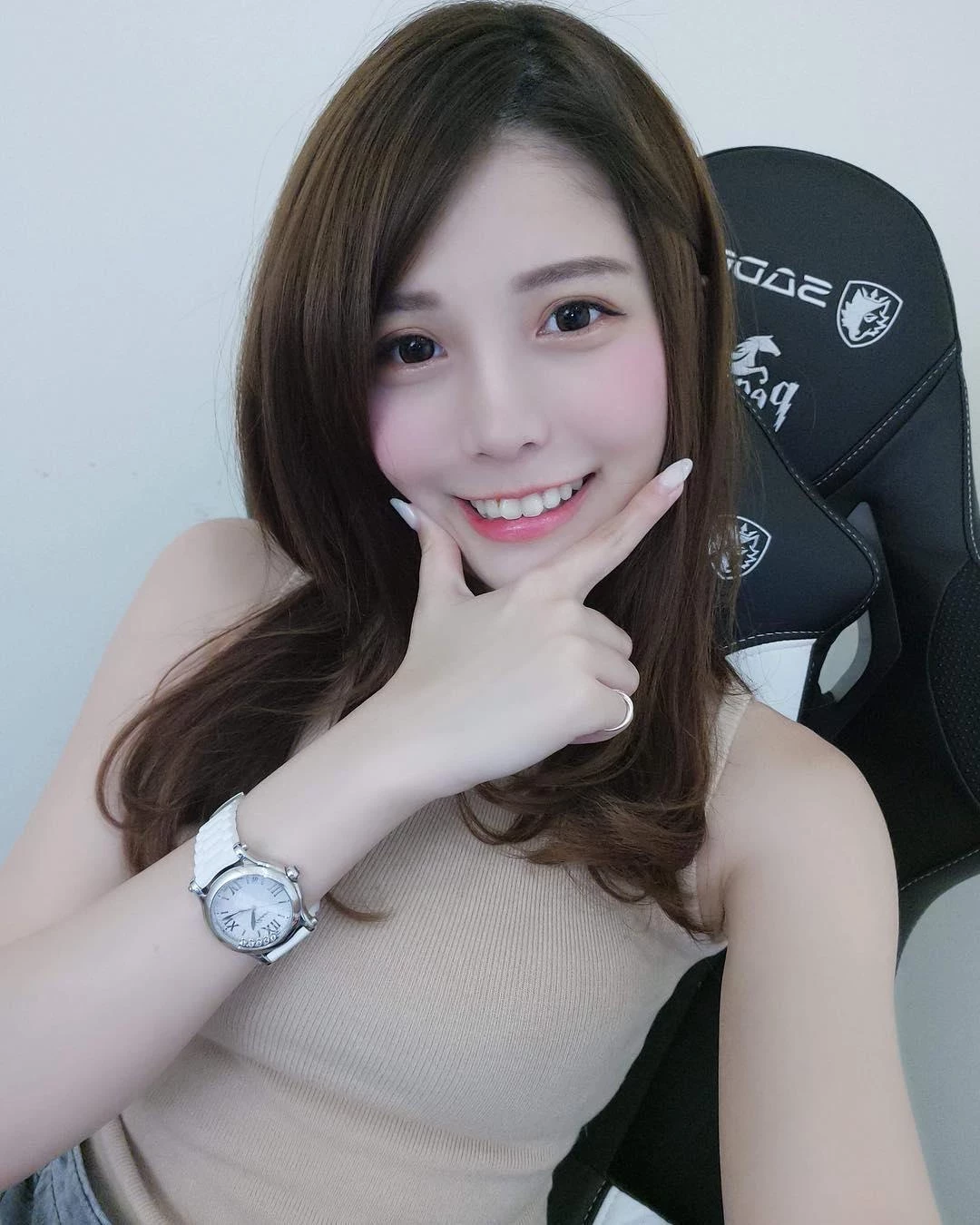 4266842.webp