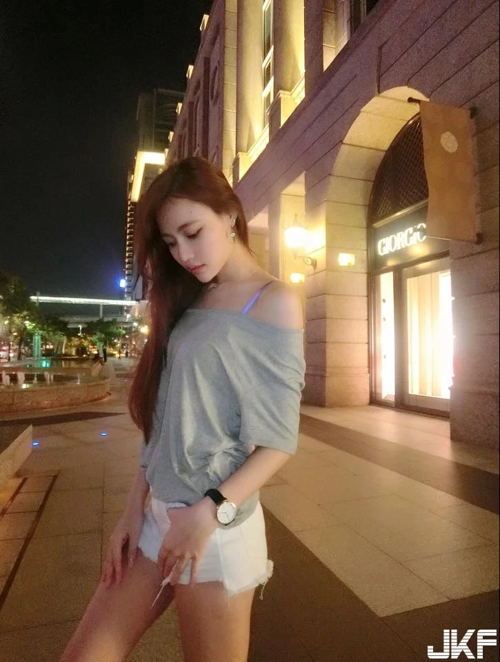 16855187.webp