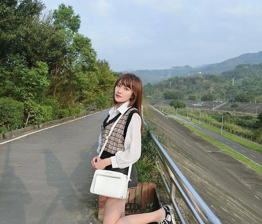 19528353.webp
