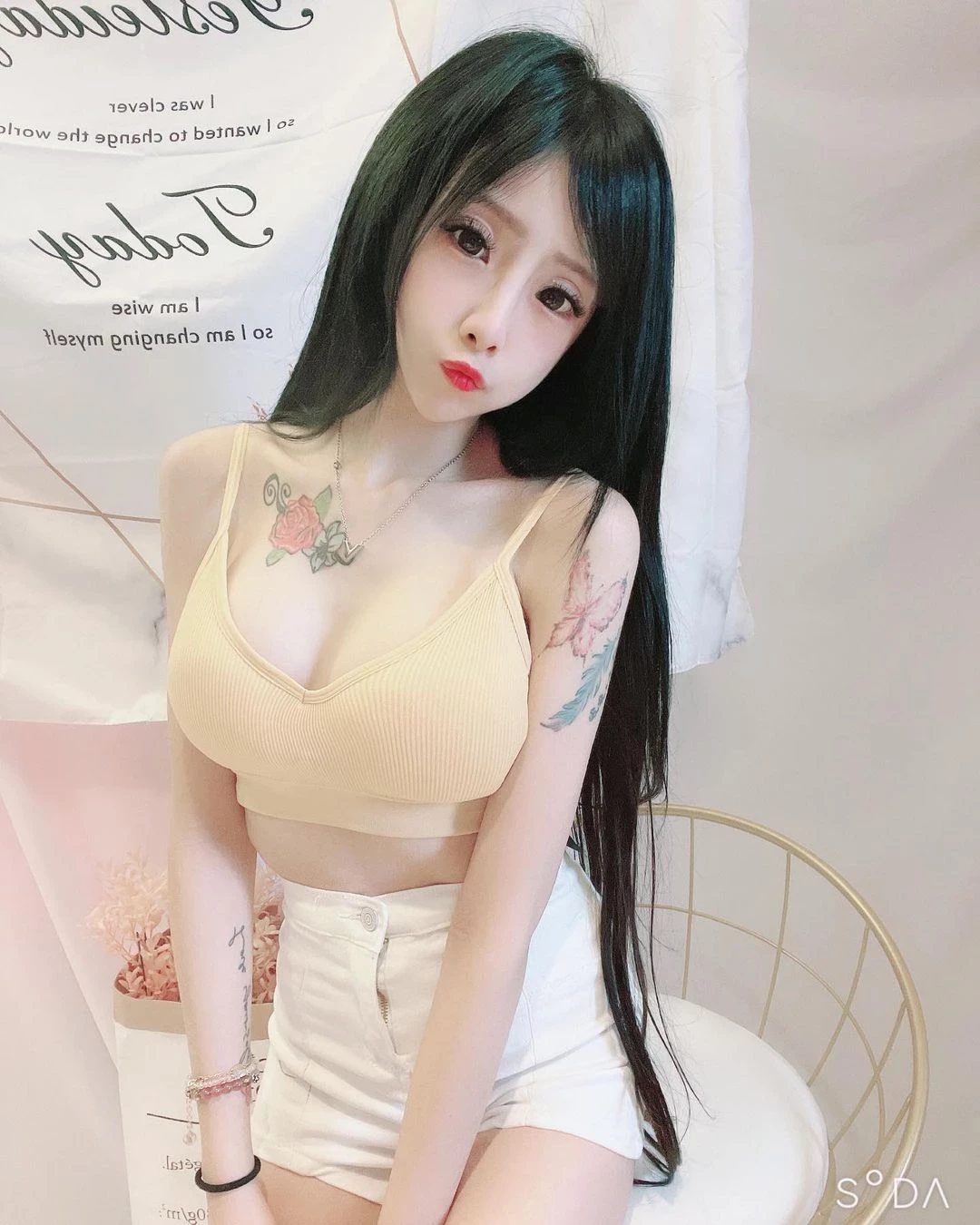 19599086.webp