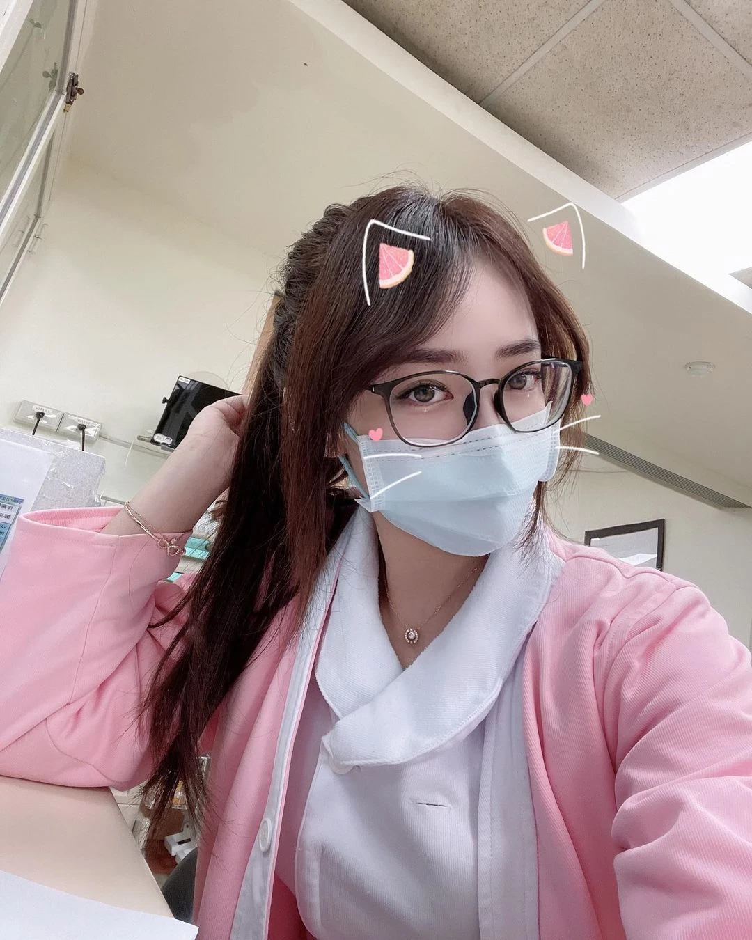 27421676.webp