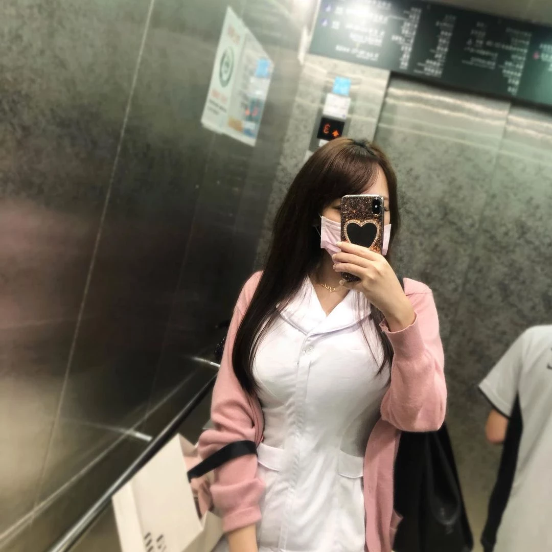 27421684.webp