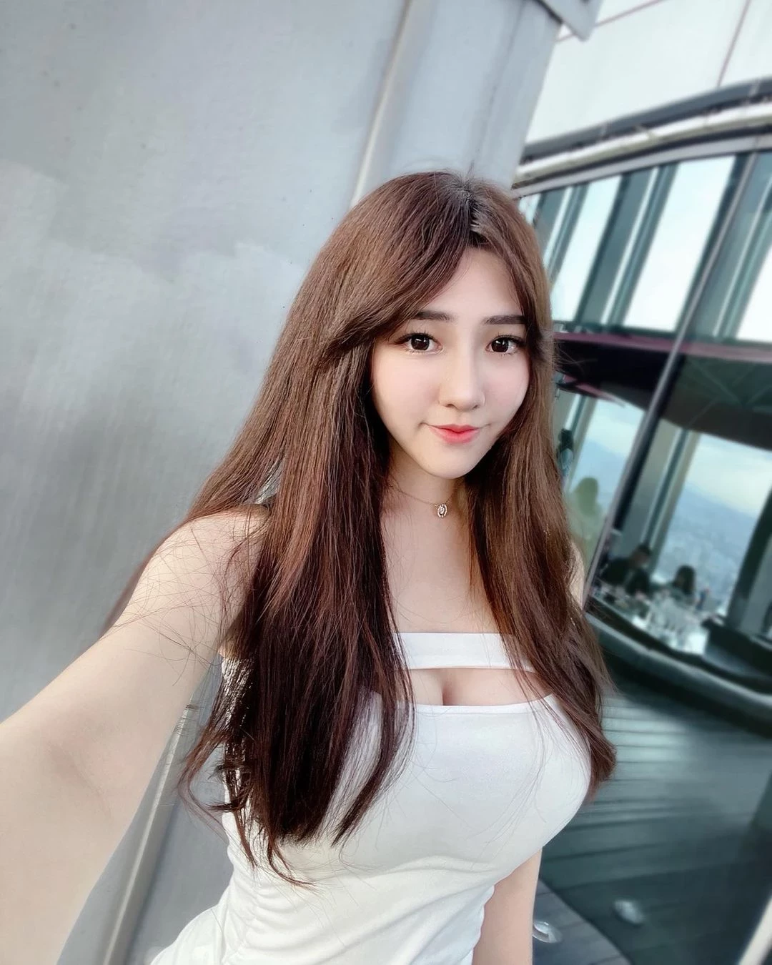 27421692.webp