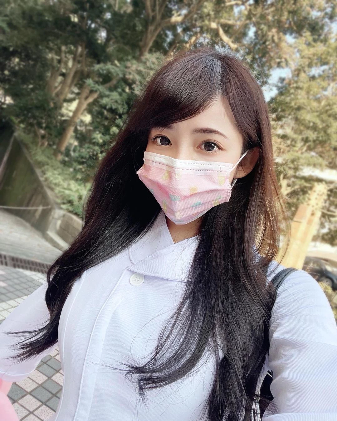 27421700.webp