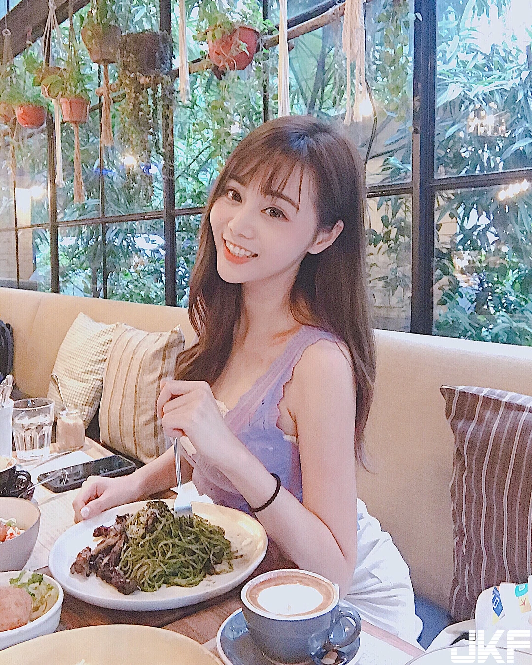 4610827.webp
