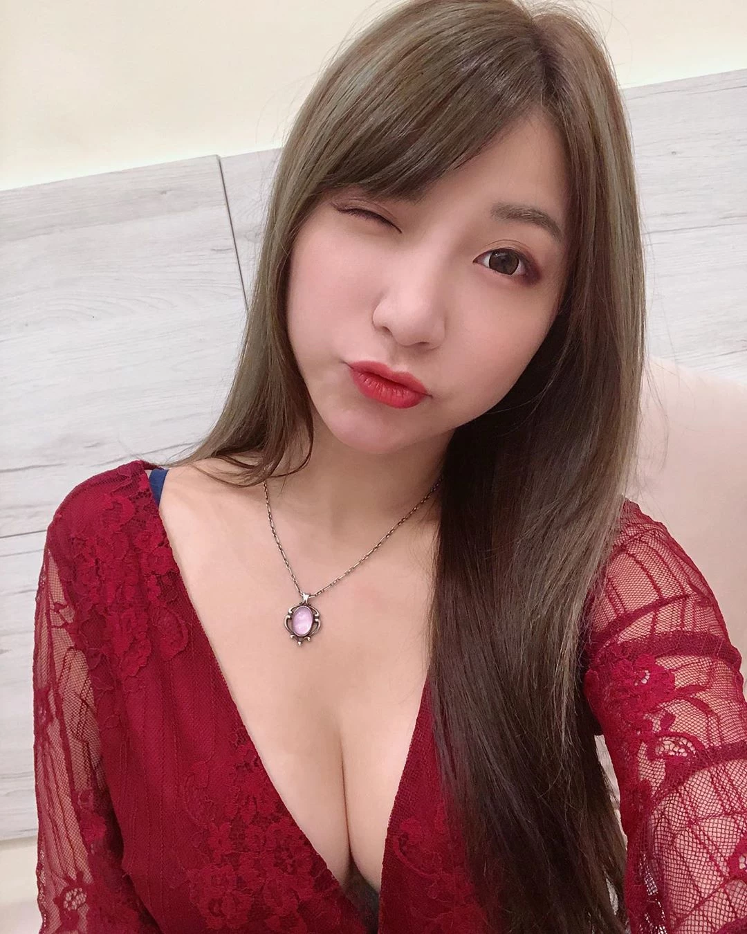 4103658.webp