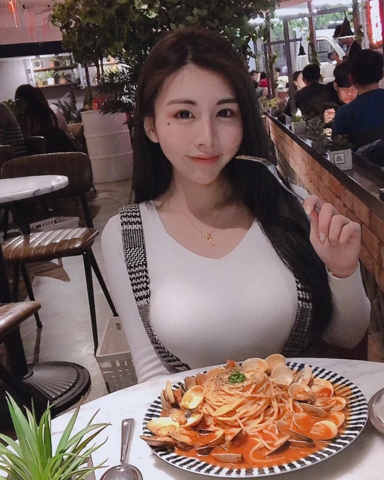 4103692.webp